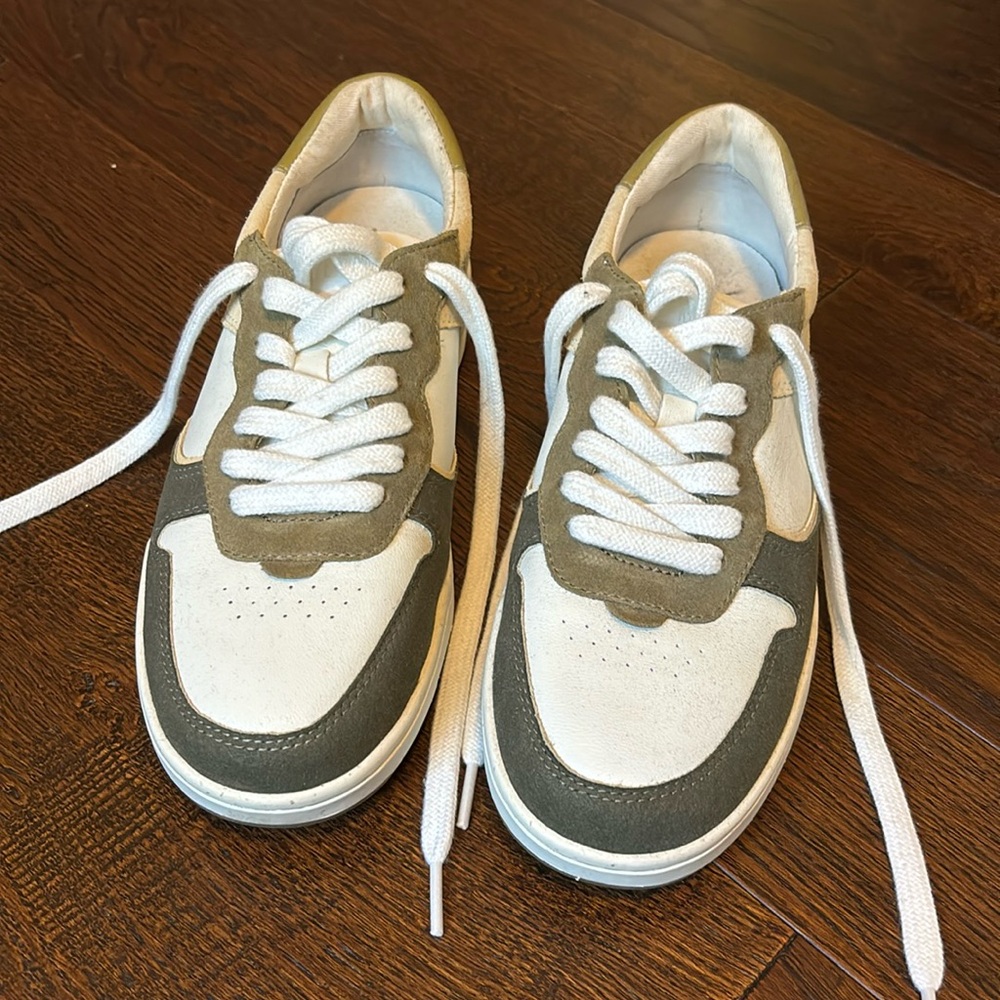 Madewell court sneakers, size 7.5, never worn, perfect condition